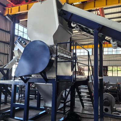 ซื้อ Automatic HDPE Bottles Crusher Machine 90KW for Plastic Recycling 1000kg/hr online manufacture