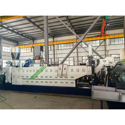 เครื่องแกรนเลอเตอร์ที่กําหนดเอง เครื่องรีไซเคิลเศษขยะสําหรับ HDPE / PP Double Stage