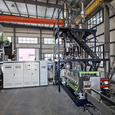 Co Rotation Twin Screw Extruder เครื่องพลาสติก Pelletizing สําหรับการผสมและการปรับปรุง